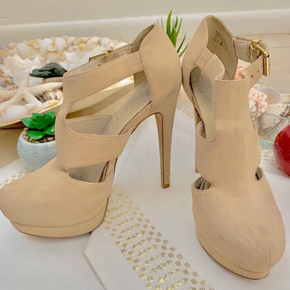 Tan Aldo heels Size. 7 - Picture 1 of 4